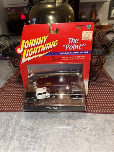 Johnny Lightning 55 Chevy Hot Rod 63 Ford Galaxie Police The Point Car Diorama