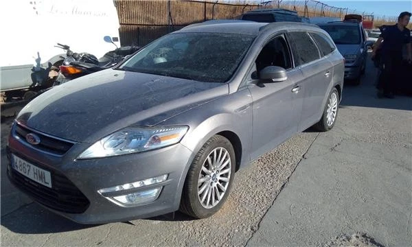 Feu Antibrouillard Gauche Ford mondeo sportbreak ca2 2007 16 trend 092010 16 ltr - Photo 4/4