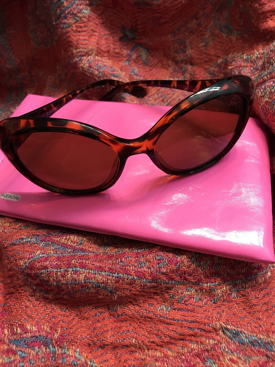Betsey Johnson Faux Tortious Shell Sunglasses With case 3  display picture 2