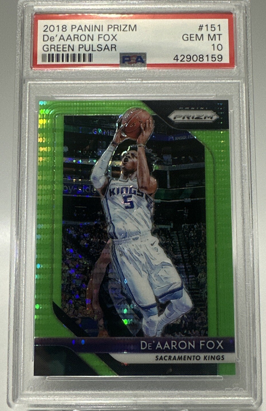 2018 DE’AARON FOX PRIZM GREEN PULSAR /25 PSA 10 #151