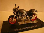 Ducati Monster 900 S 4 - 2001 Red Wheels - Anthracite 1:24 Altaya