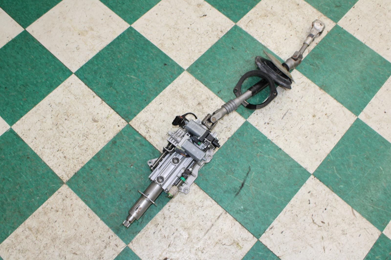 Maserati Ghibli 2014-2019 Steering column