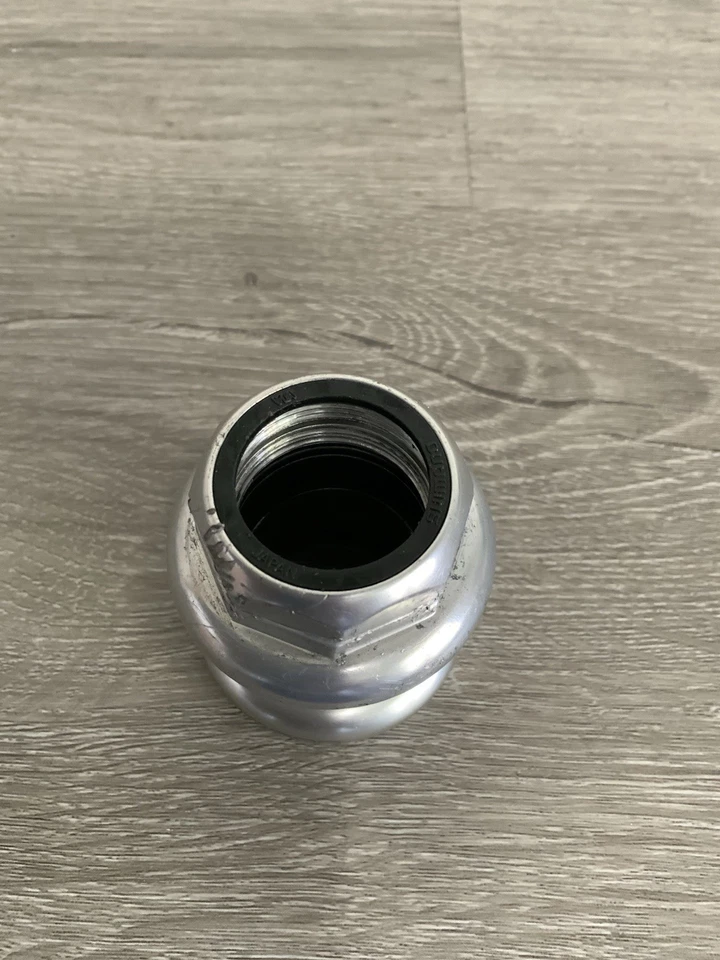 SHIMANO 600HEADSET MODEL 6207 ALUMINUM 98 GRAMS 26.4 MM CROWN RACE - Image 4 of 4