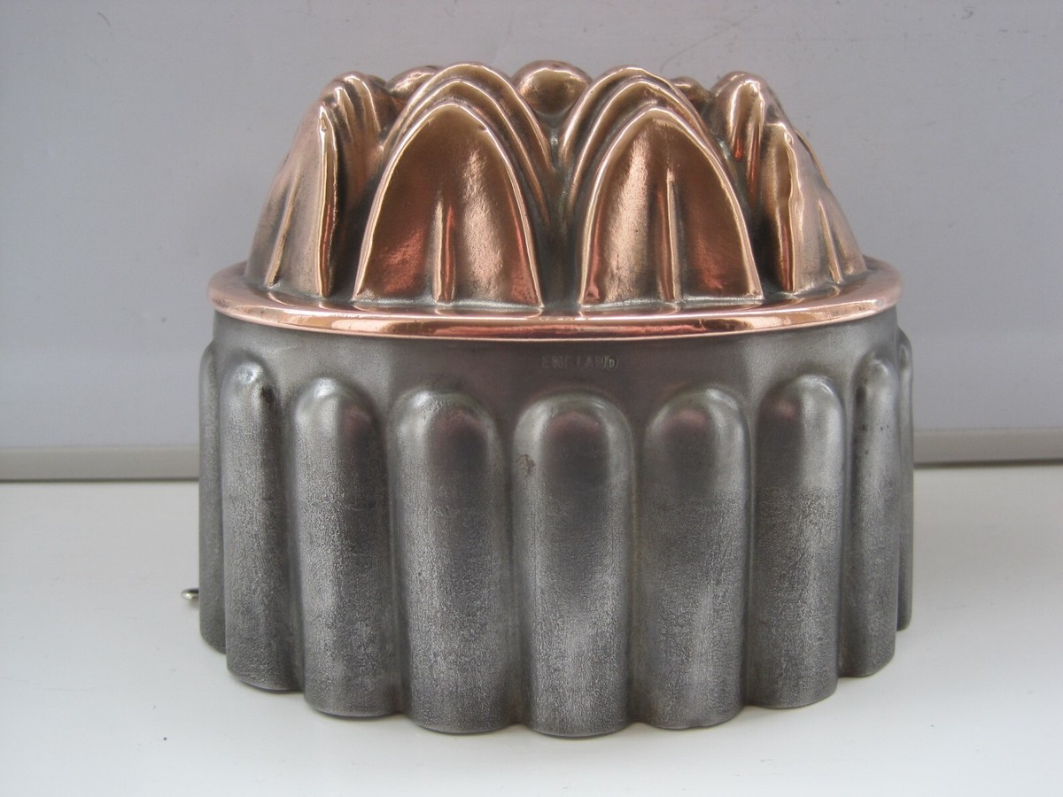 ANTIQUE VICTORIAN COPPER & TIN JELLY MOULD - DOMES & LEAVES #139A
