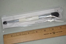 Woosh Beauty Essential Concealer Makeup Brush Two Sided New