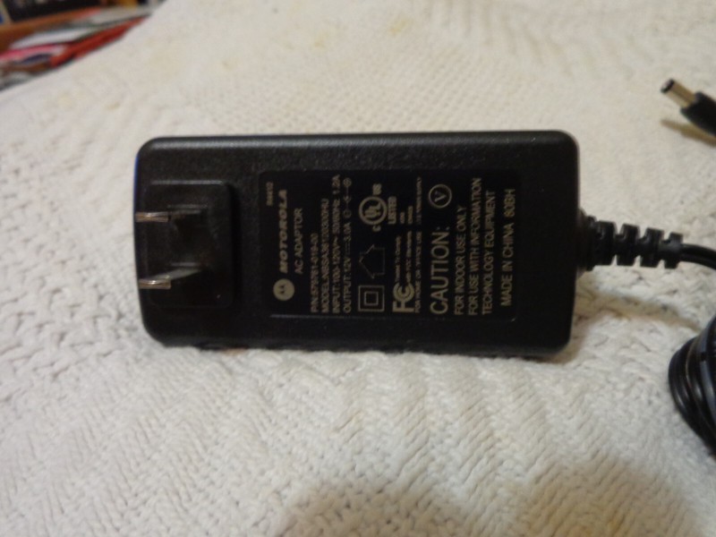 motorola ac adapter model NBSA38120300HU p/n579761-019-00 untested