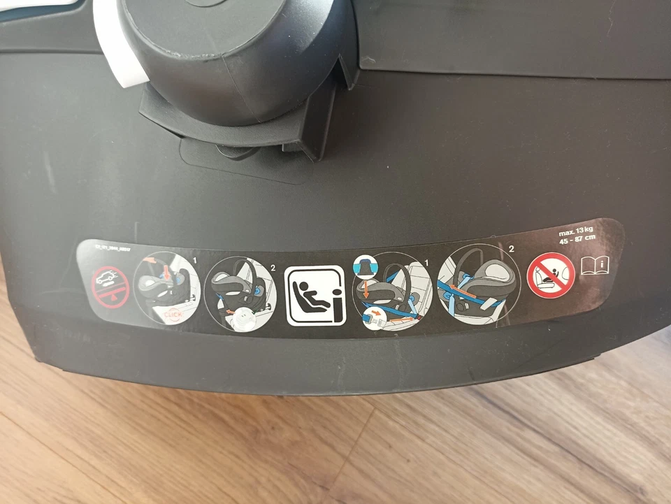 Cybex Aton M i-size Deep Black Schwarz Babyschale mit Base M Basis Station - Bild 4 von 4