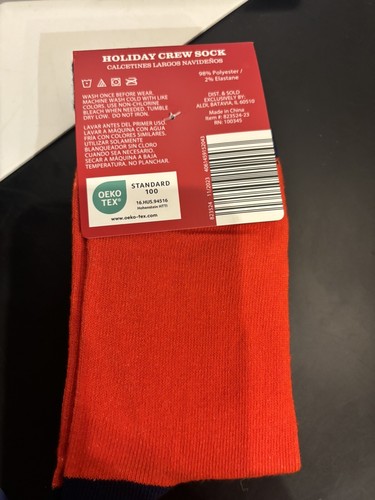 2023 Aldi Gear Capsule 2 Pair Ladies Holiday Crew Socks Size 4-10/ NWT - Picture 2 of 3