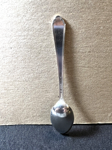 Lunt Sterling Silver Teaspoon William & Mary Monogrammed 18 Grams. ML - Picture 2 of 12