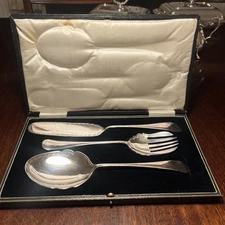 MARTIN HALL AND CO 3 X SERVERS IN BOX VG CONDITON EPNS GREEK PATTERN