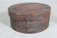 RARE 19TH C ROUND SHAKER TYPE PANTRY BOX IN BEST ORIGINAL GRUNGY DARK RED STAIN