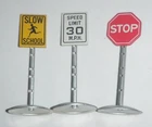 Vintage 3 Tonka Hi-Way Signs,  Metal. Nice