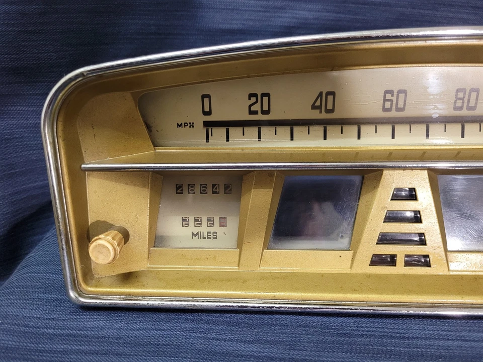 VINTAGE BORGWARD ISABELLA  Speedometer Cluster - Image 2 of 4