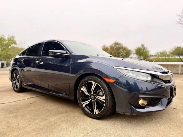 Honda Civic Touring 2017 sedán 4P Foto 4 de 4