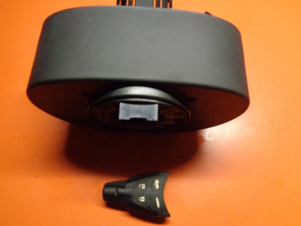 Módulo integrado central SAAB 9-3 CIM 2007 y un fob Foto 2 de 4