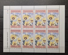 Briefmarken Tanzania Kleinbögen "Pflanzen/Blumen" postfrisch