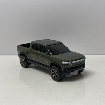 2022 2023 Rivian R1T Pickup Collectible 1/64 Scale Diecast Diorama Model