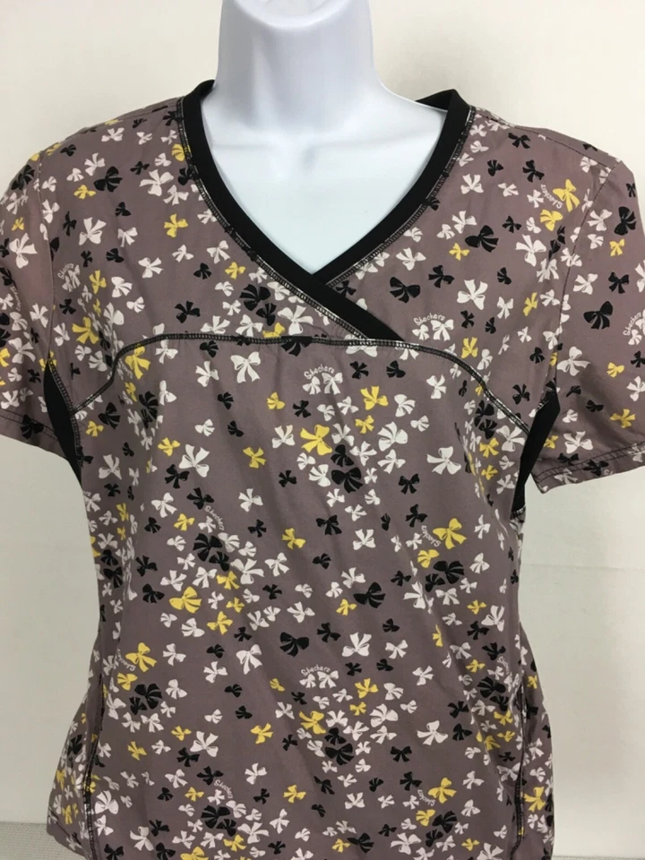 Sketchers Womens Scrub Top Size M Brown w Bows V neck Pockets Short Sleeves - Image 2 of 4