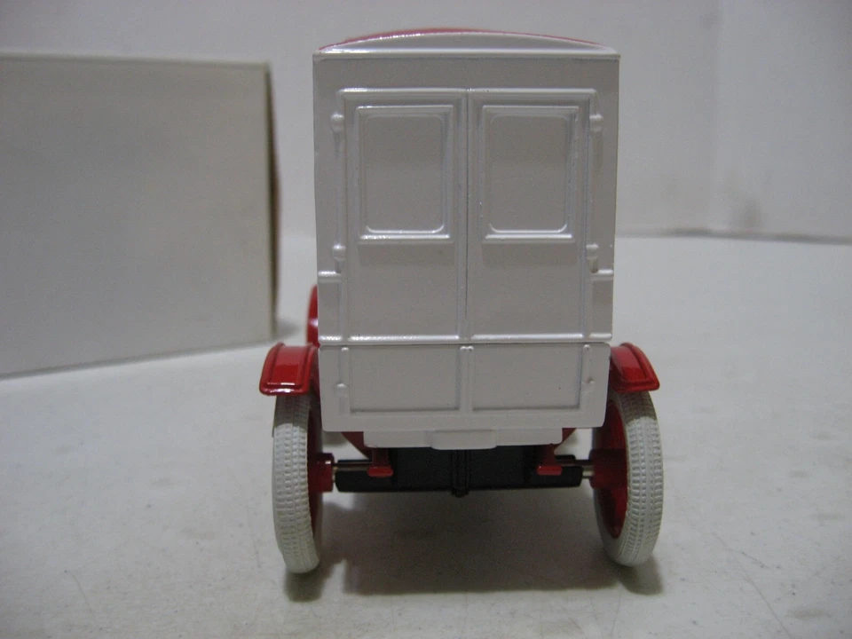 ERTL #9400 1905 Ford Delivery Car SOHIO Banco de bloqueo blanco/rojo Foto 3 de 4