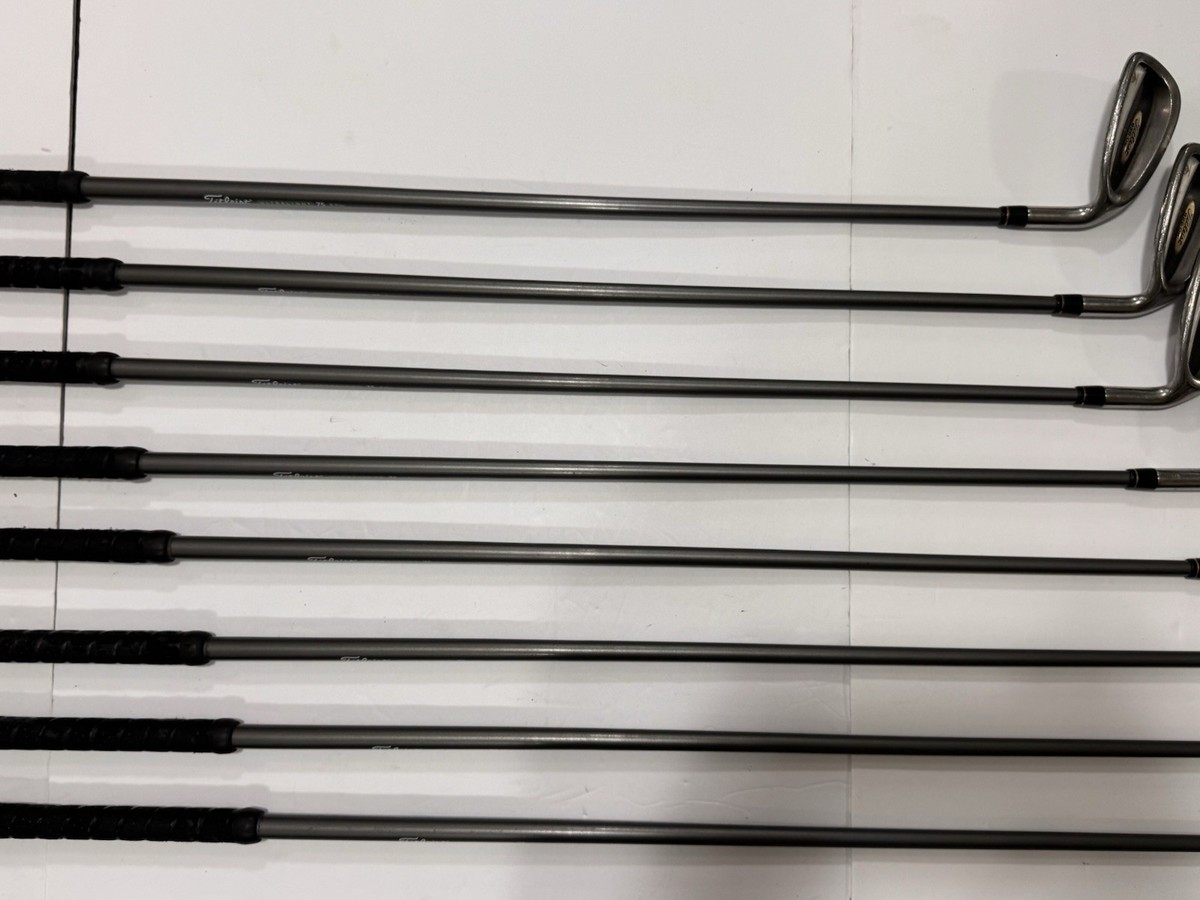 Titleist 822-OS Iron Set 3-P RH Ultralight 75 R Flex Graphite