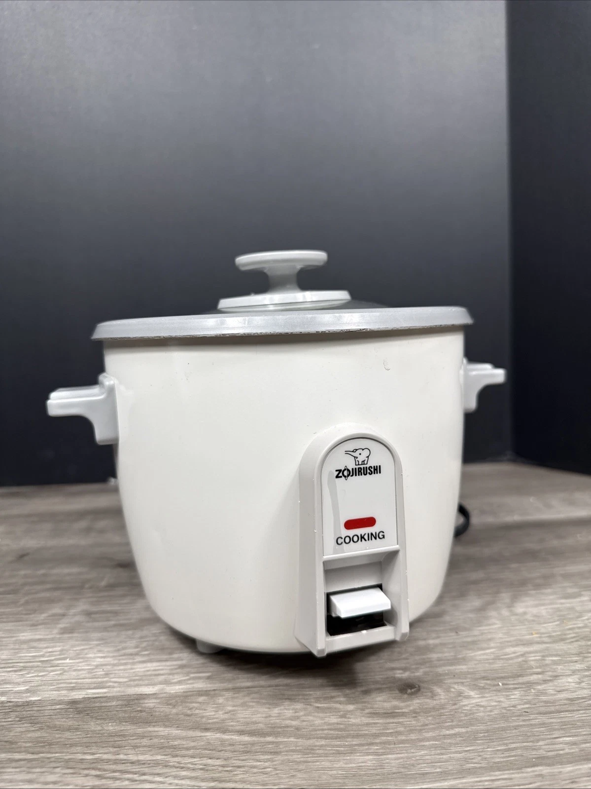 Zojirushi NHS-06 3-Cup (Uncooked) Rice Cooker
