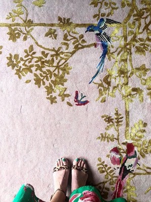 Luxury Chinoiserie Pink Wool Rug - Exotic Birds & Gold Branches Hand-Tufted Desi
