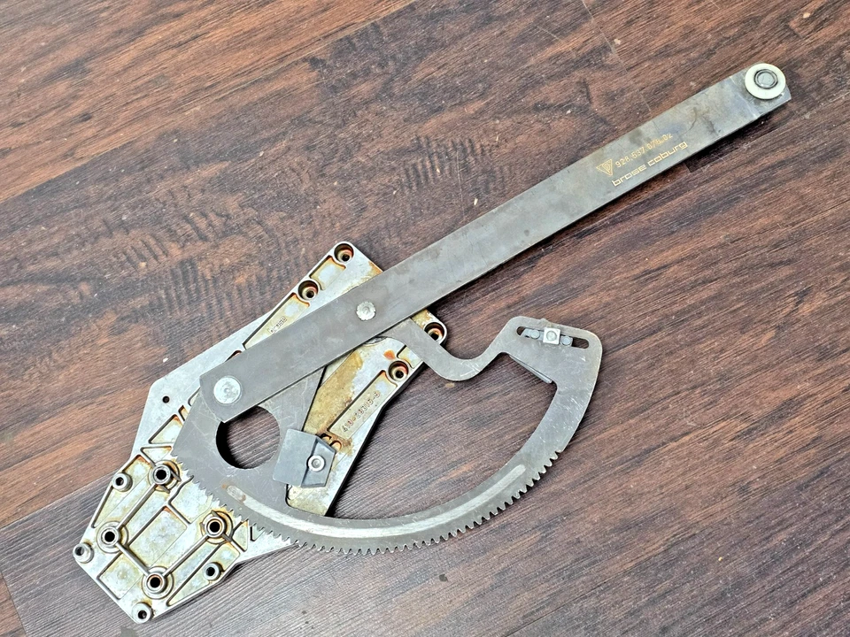 VERY NICE USED ORIGINAL PORSCHE 928 DRIVERS DOOR POWER WINDOW REGULATOR 1978-82 - Image 2 of 4