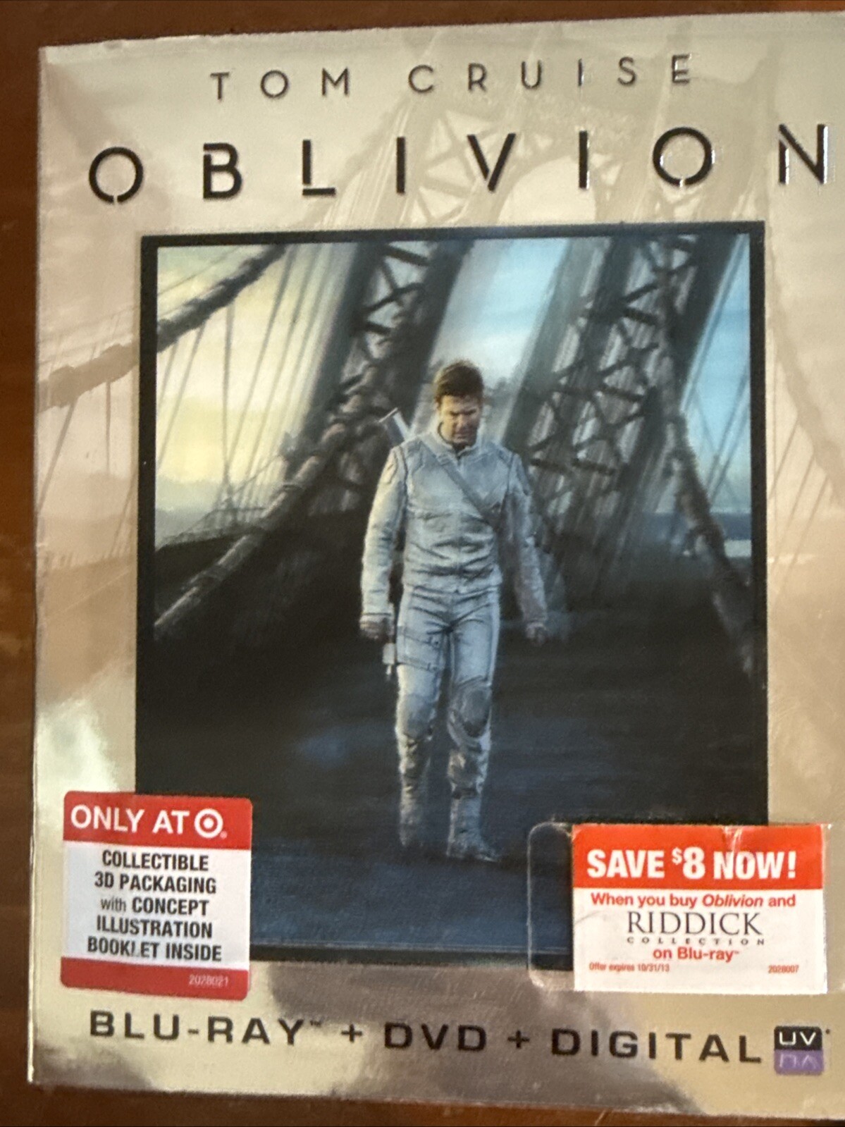 Oblivion  (2013) Blu-ray/DVD Target Exclusive OOP w/Slipcover Like New