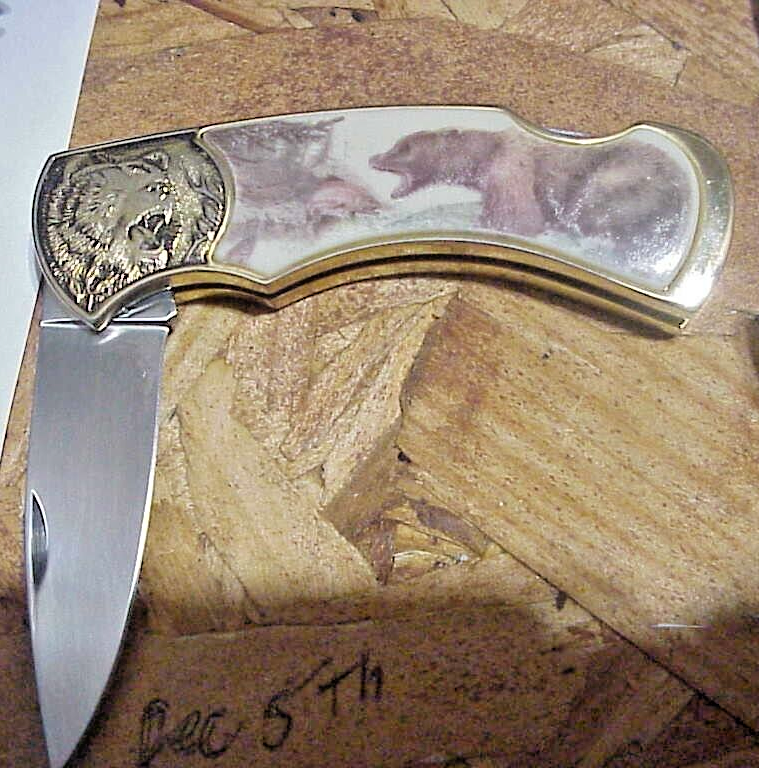 Franklin Mint Knife In Zipper Pouch Collector Grizzly Bear Salmon