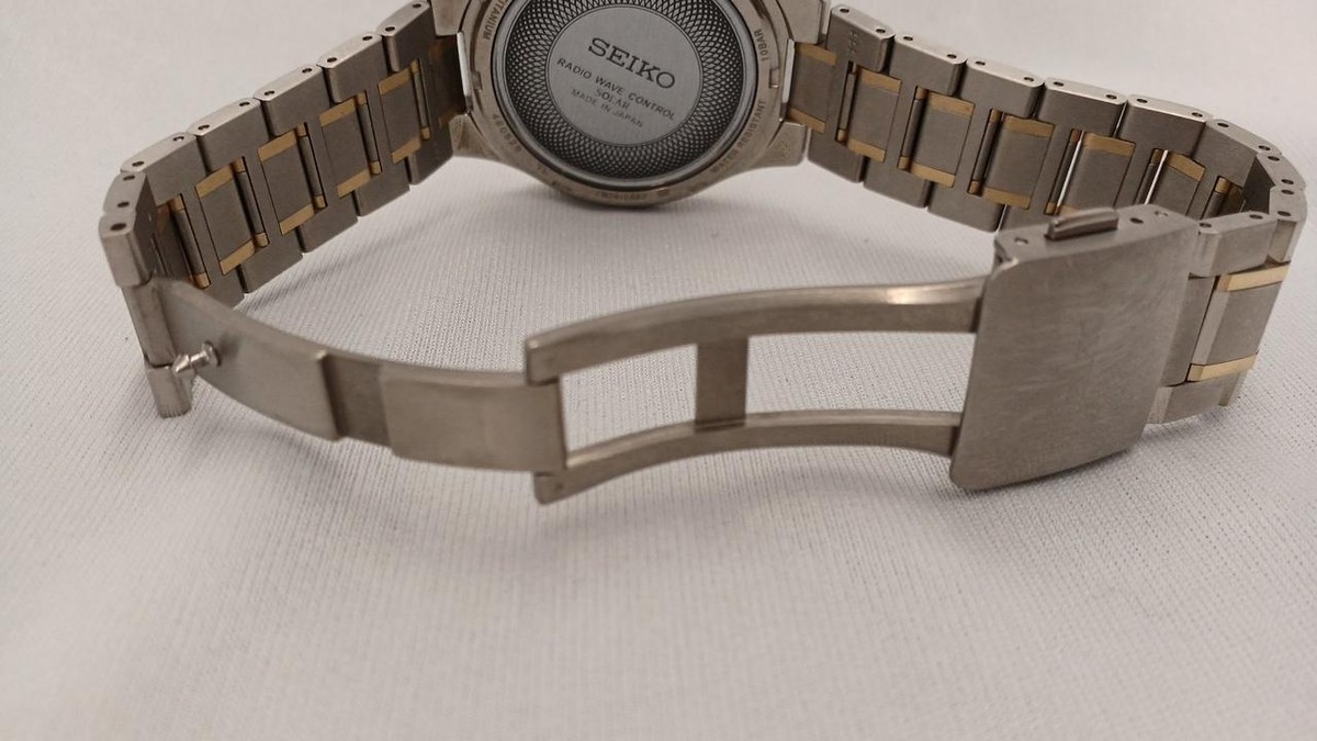 Seiko Dolce 7B24-0AX0 Titanium Date Radio Wave Control Solar