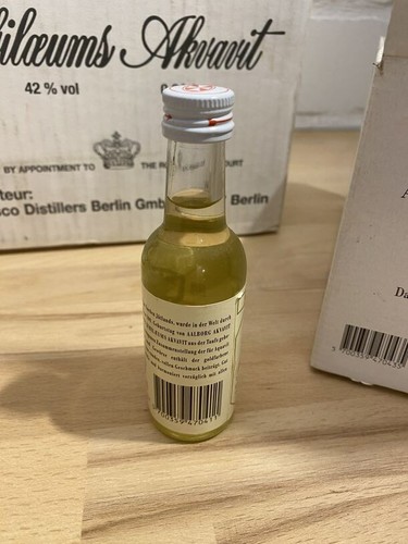 Aalborg Jubiläums Akvavit 54 Fläschchen a 0,04 L - Bild 3 von 6