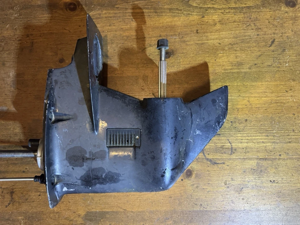 Conjunto de caja de engranajes unidad inferior eje largo Mercury Mariner 20 25 HP 2 tiempos 20" Foto 3 de 4