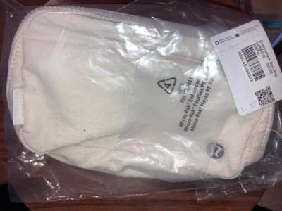 Lululemon 1L Everywhere Belt Bag White With Logo Strap LU9BG1S Brand New Sealed