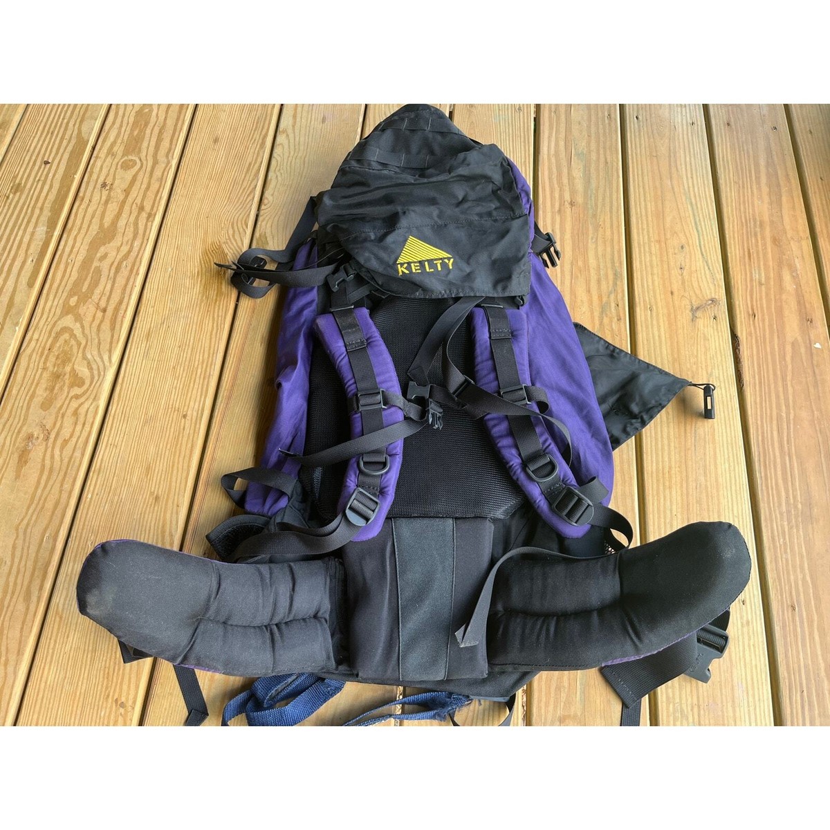 KELTY women's Tornado Hiking Backpack Internal Frame. Purple/Black