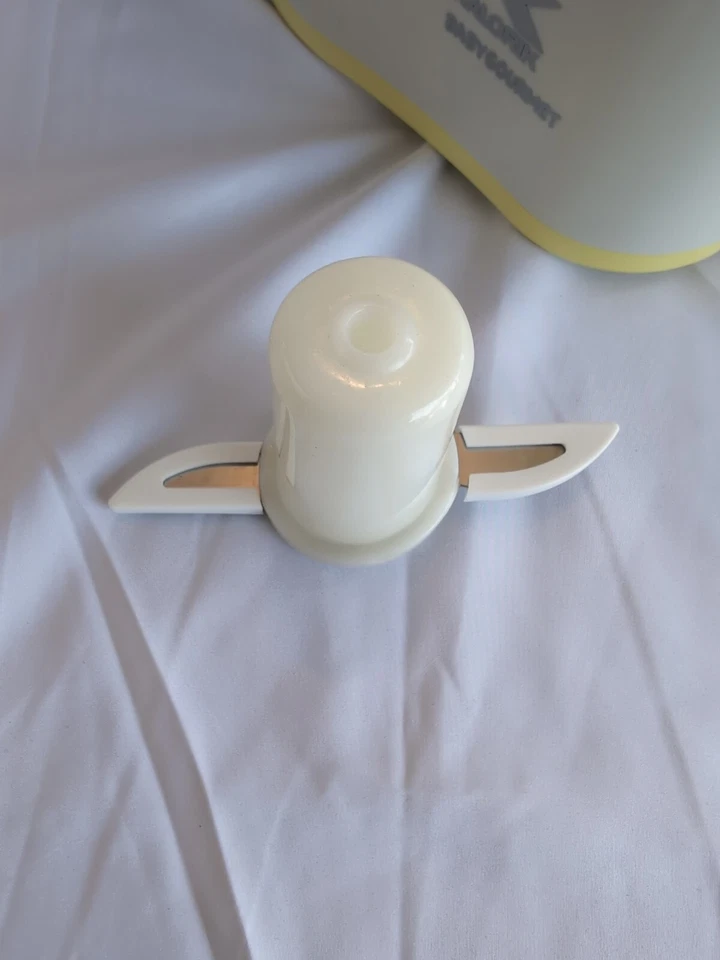 Picadora/fabricante de alimentos para bebés Kalorik, blanca/amarilla, 2 tazas Foto 4 de 4