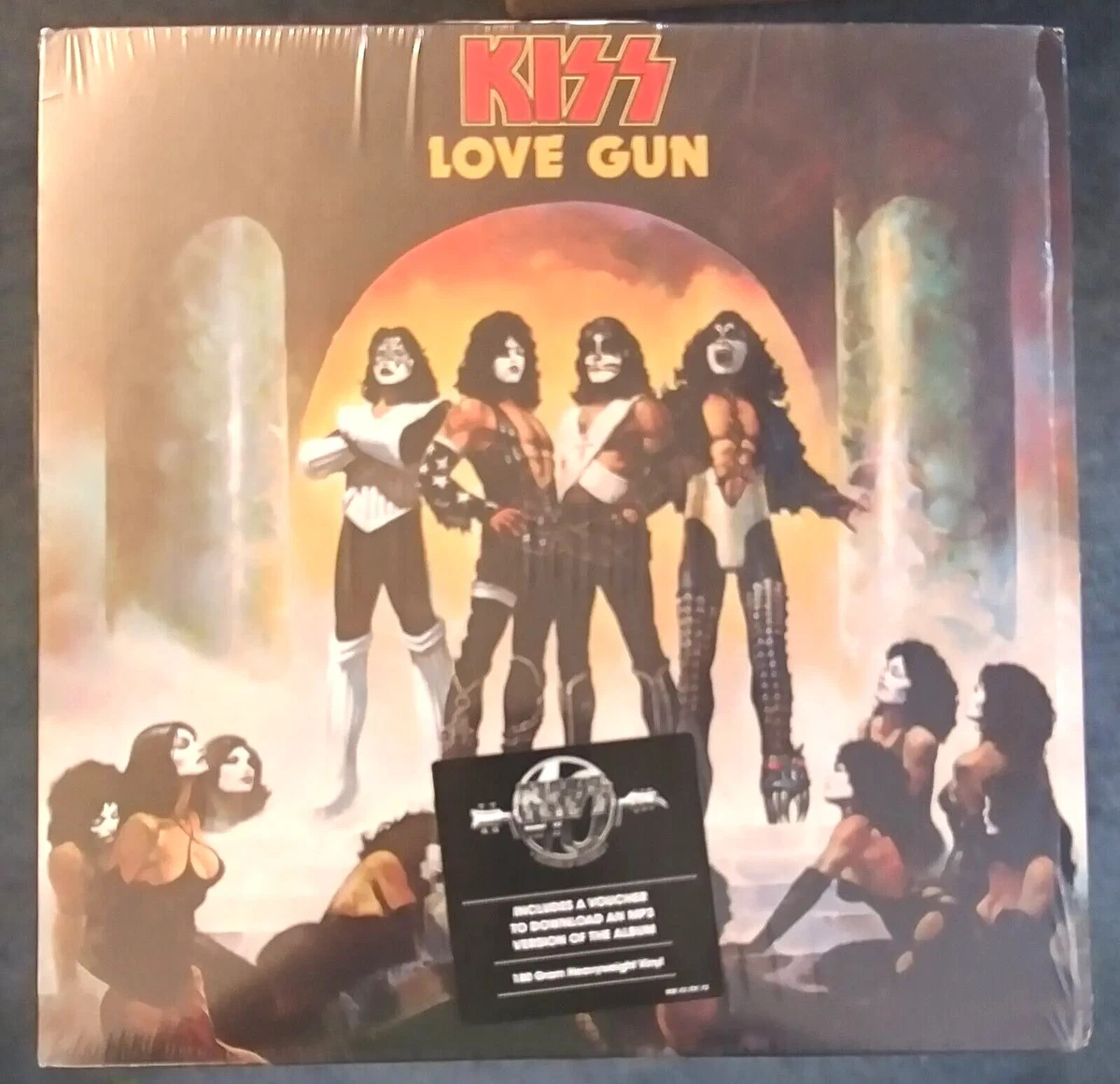 KISS - Love Gun Vinyl 2014 Europe 180 Gram LP W/ Toy Gun In Shrink.