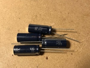 Конденсатор 10v 680uf