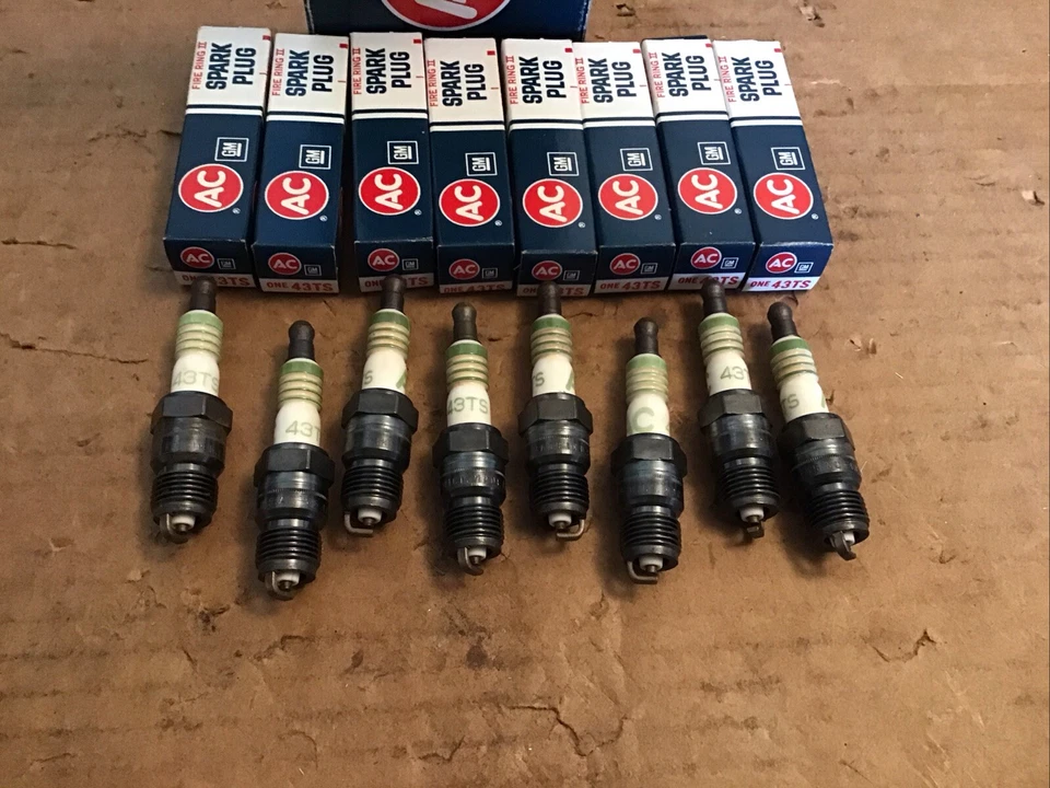 Mercury 1970 con 302cu y 351cu 14 mm 4bbl. 300HP. Bujías Stock Antiguo Nuevas  Foto 2 de 3