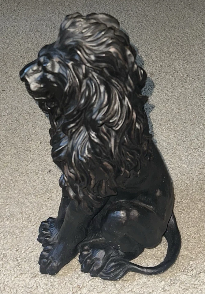 Pieza decorativa "Estatua León Guardián" para hogar o jardín. 15" de alto. Foto 4 de 4