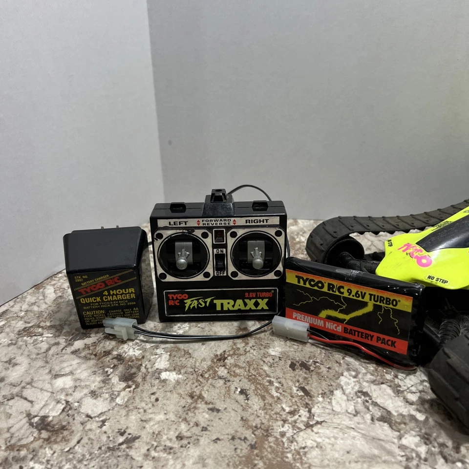 Vintage Tyco 9.6V Turbo Fast Traxx RC Car & Remote Working Extra Traxx “Read” - Image 3 of 4