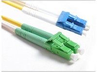 MicroConnect FIB447002 LC/UPC-LC/APC SM 2M 9/125