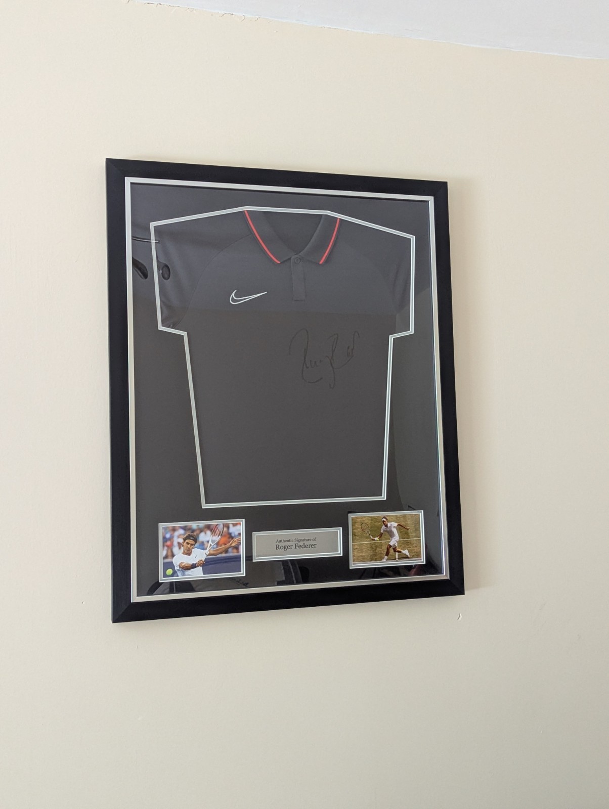 Camisa de tenis Nike autografiada por Roger Federer firmada enmarcada certificado de autenticidad