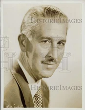 1957 Press Photo Marlin Perkins, Host of NBC-TV's "Zoo Parade" - kfx32478