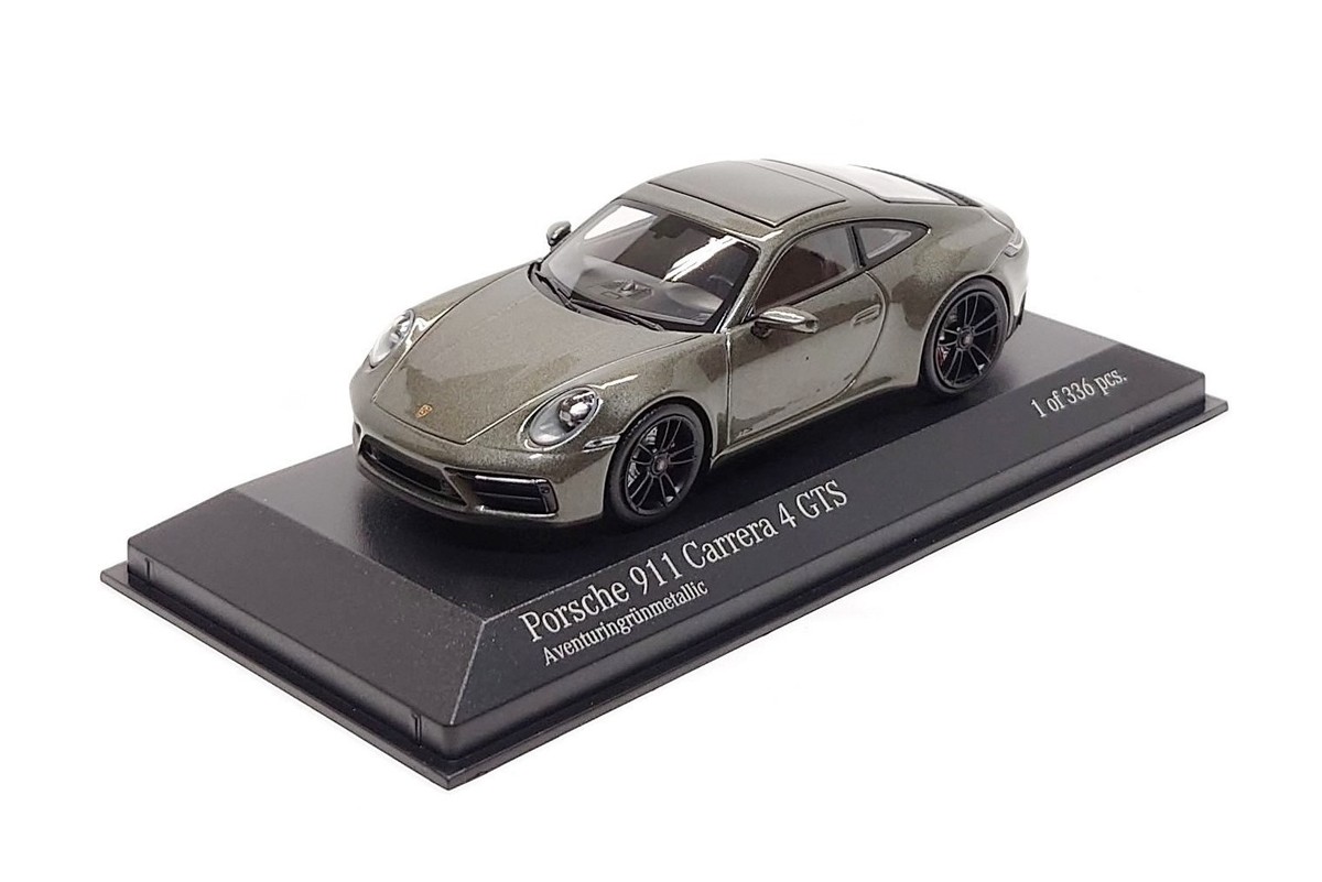 Minichamps 1:43 Porsche 911 Carrera 4 GTS (992) in Aventurine