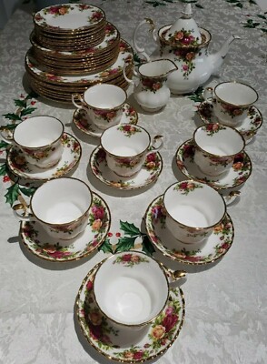 Royal Albert Old Country Rose Place Settings With Tea Set