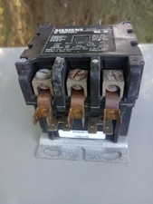 Siemens 42DF35AJ Definite Purpose Contactor 3-Pole 50 Amp 24VDC Coil