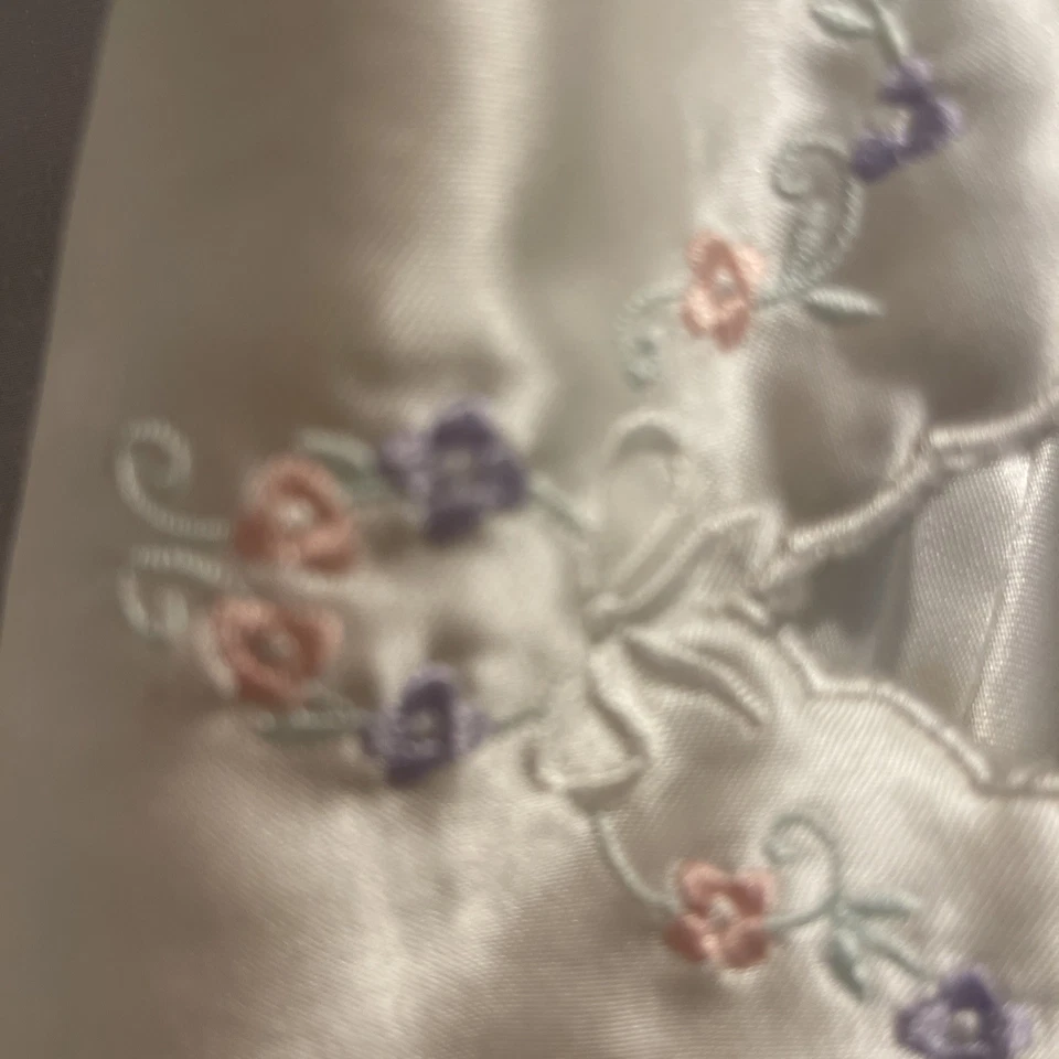 Bata Barbizon Mujer Vintage Talla Mediana Rosa Repujado Satén Cinturón Bolsillos Retro Foto 3 de 4