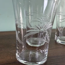 Set of 4 Vintage Clear Glass Etched Daisy Juice Glasses Hand Cut Flowers
