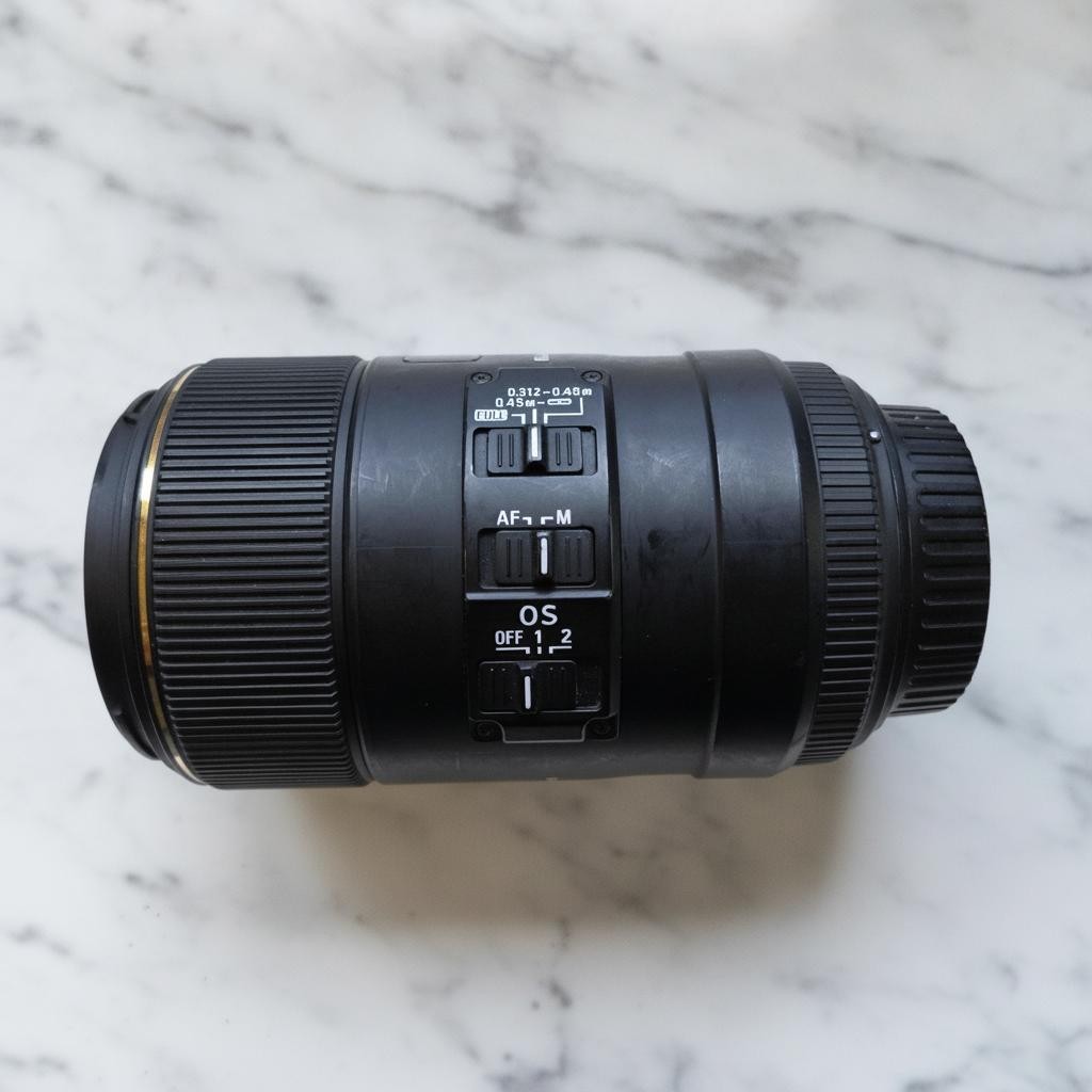 Sigma 105mm F/2.8 EX DG Macro