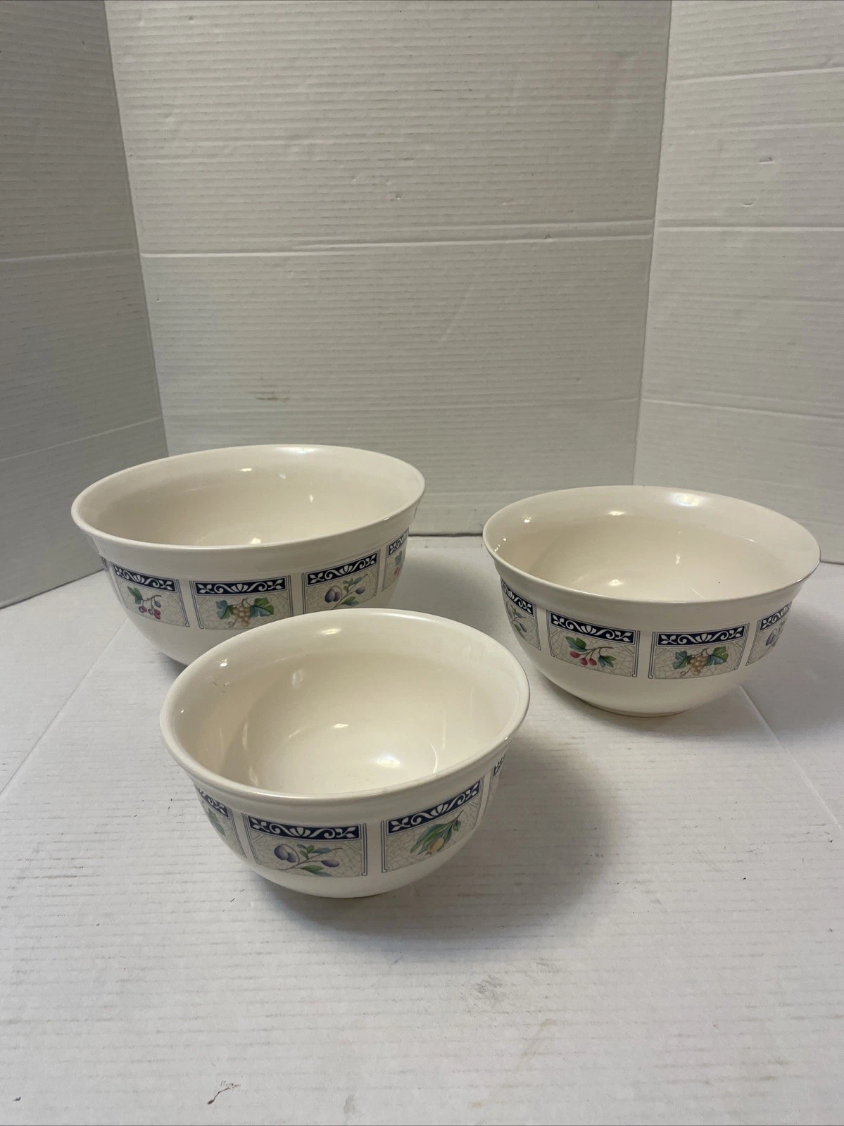 Pfaltzgraff Sunbury Grove Nesting Mixing Bowls 3 Set Blue Floral